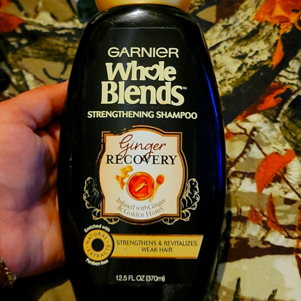 Garnier whole blends strengthening shampoo